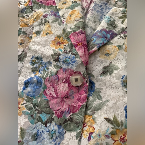 Vintage Korean Brand Total Fashion Lace Floral Blouse - Picture 2 of 7